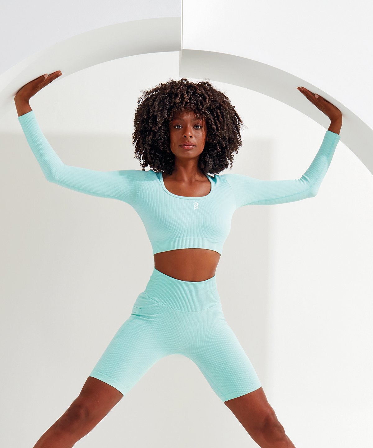 Ravar - Womens Cropped Performance Tee - Ravar